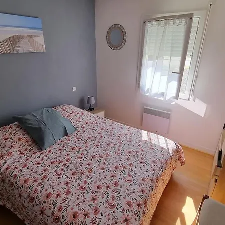 Maison De Famille Situee A Saint-molf. Ferienhaus Saint-Molf