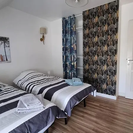 Maison De Famille Situee A Saint-molf. Saint-Molf