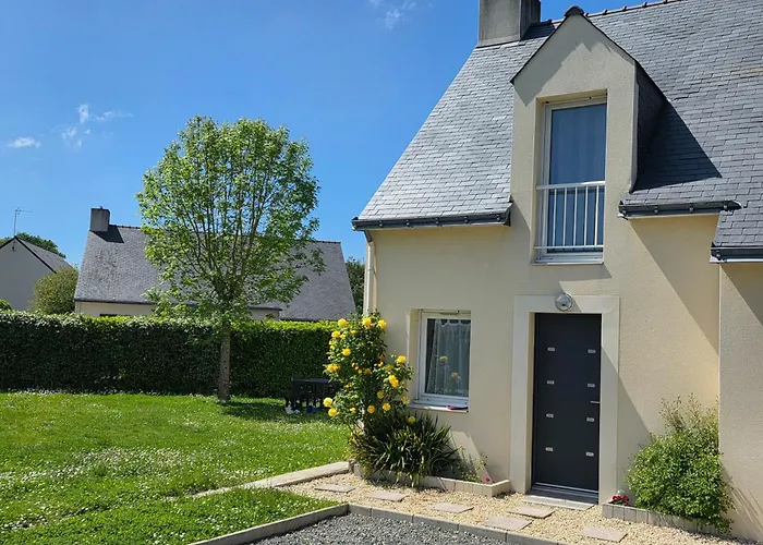 Maison De Famille Situee A Saint-molf.